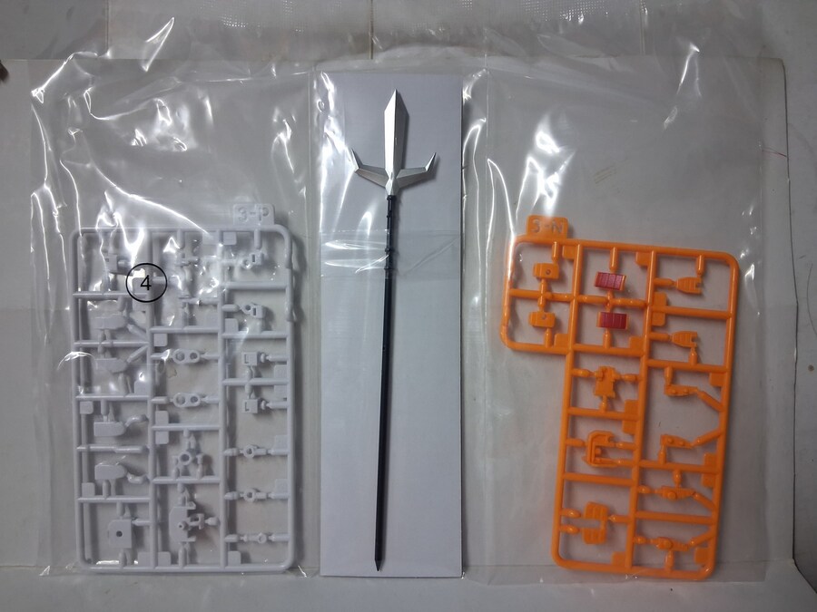 [반다이] SMP 레온 카이저 패키지 구성 및 그레이트 골드란 등 조립 사진_14.jpg