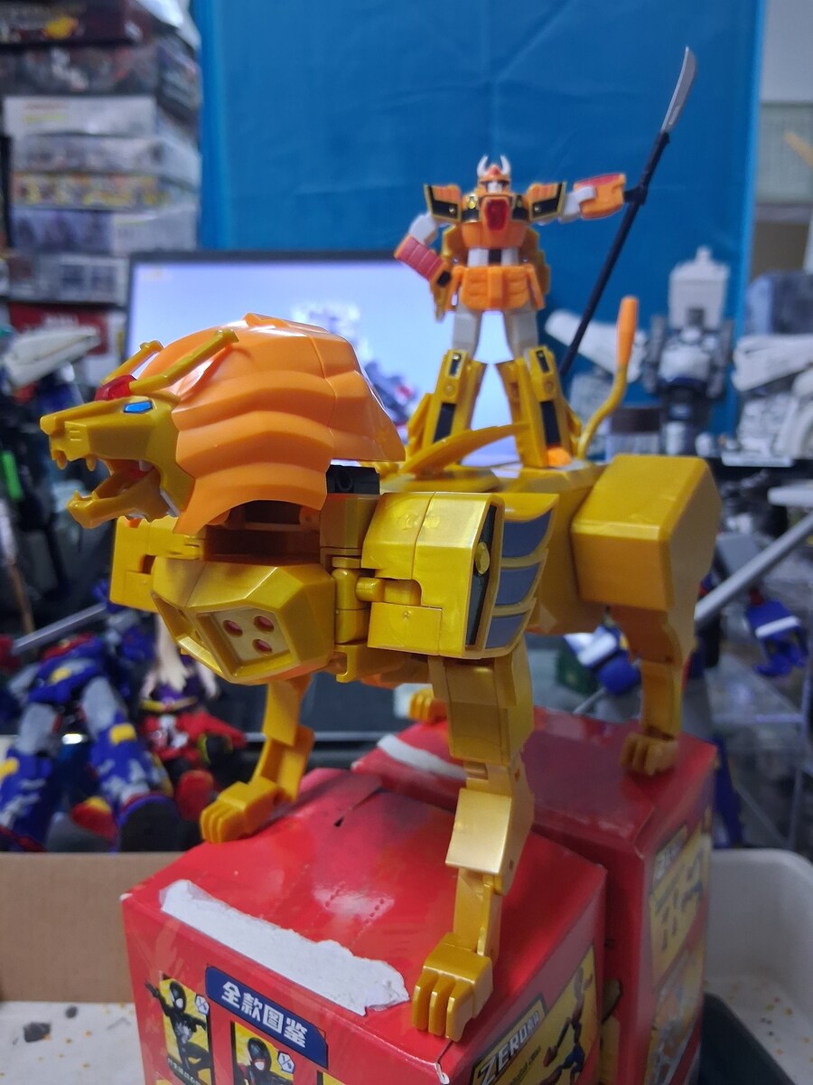 [반다이] SMP 레온 카이저 패키지 구성 및 그레이트 골드란 등 조립 사진_52.jpg