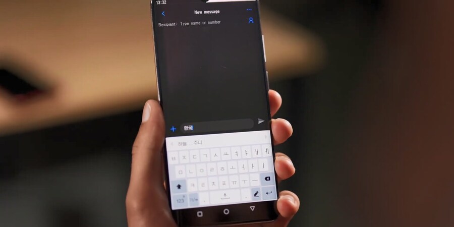 구독자 2000만명 테크 유튜버가 구한 북한 스마트폰_6.jpg