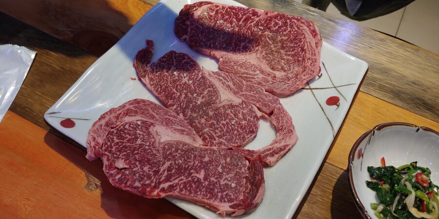 근데 진짜 나도 회는 맛이 거기서 거기라고 생각했는데_1.jpg