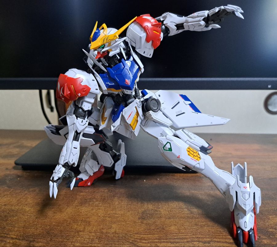 MG 발바토스 루프스 먹선 + 데칼 / HG 발큐리아 버스터 소드 조합 사진_4.jpg