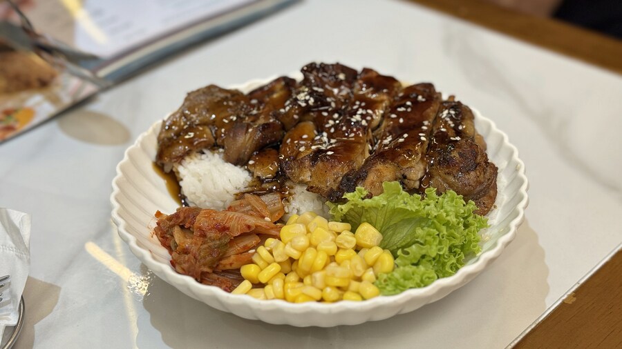 밖에서 밥 먹습니다 - 코타키나발루, Boya Imago_7.jpg