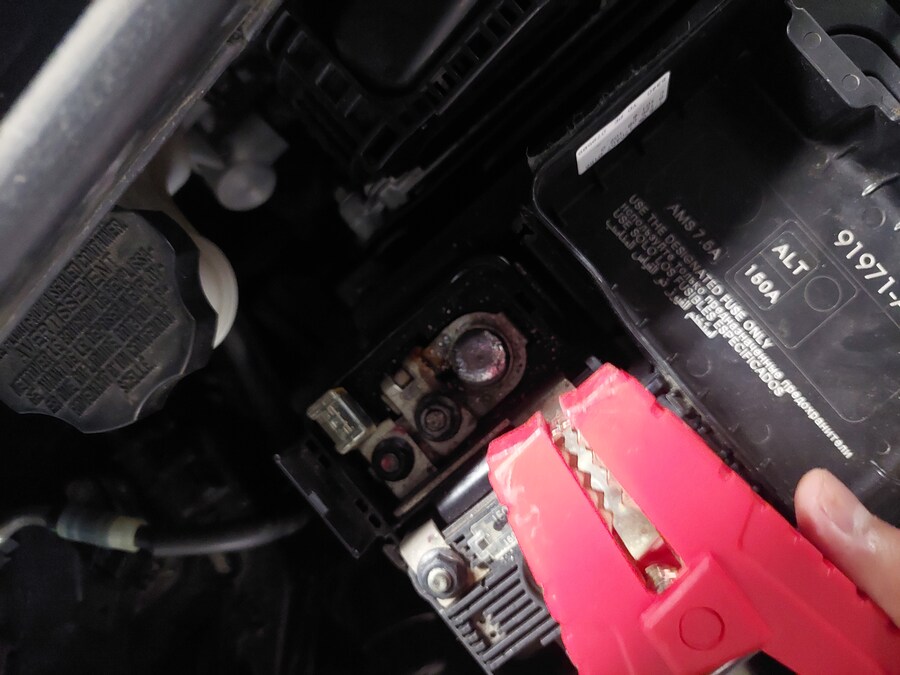 점프스타터 집게가 너무 두꺼워서 안집히네 ㅋㅋ 어이없다_1.jpg