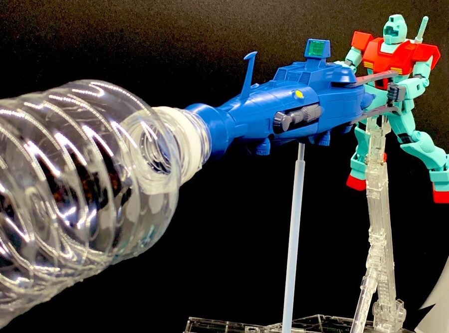 건담) "고작 한 기에 전선이 밀린다니 무슨 소리냐!"_1.jpg