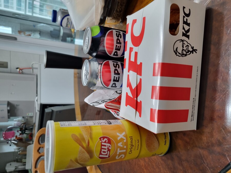 KFC치킨+ 콜라비교_6.jpg