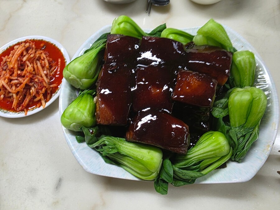 직장에서 3천원씩 걷어서 해먹는 점심 동파육_9.jpg