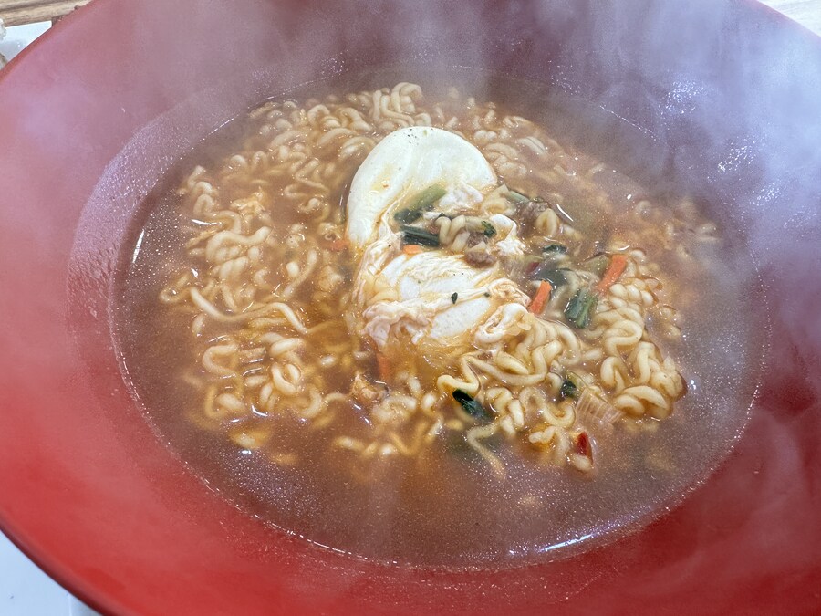 7000원 밥집에서 고기 듬뿍 라면 한그릇_2.jpg