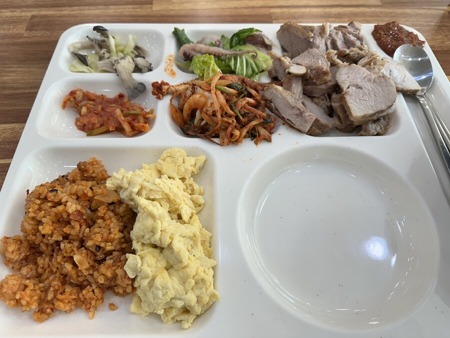 7000원 밥집에서 고기 듬뿍 라면 한그릇_3.jpg