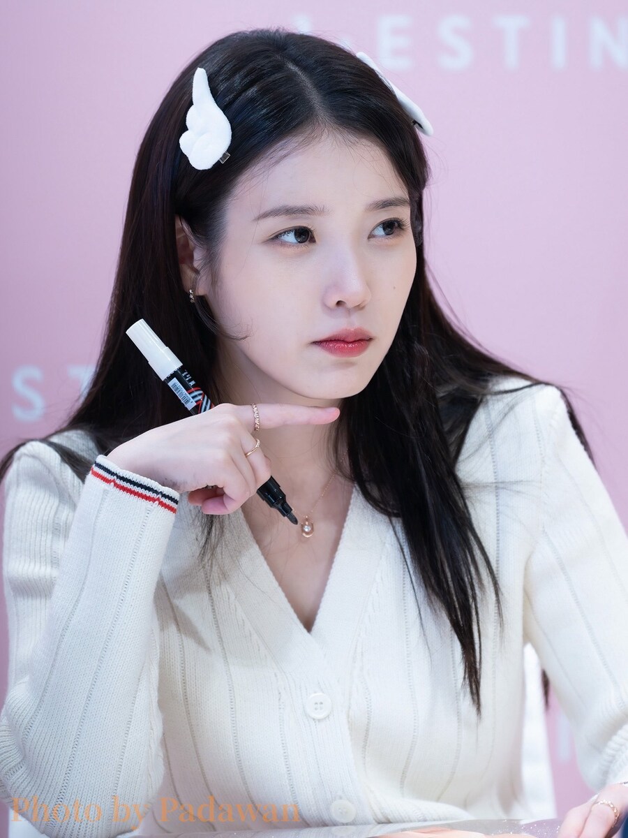 2025.11.26 제이에스티나, 아이유 팬사인회(padawan)_8.jpg