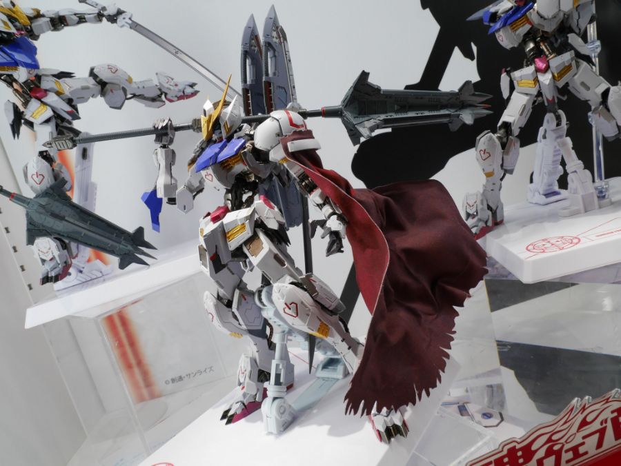 [반다이] 메탈 빌드 발바토스 제4 형태 + 부메랑 메이스 전시 사진_2.jpg