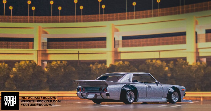 1/64 아오시마 닛산 캐드릭 1977 실버_7.png