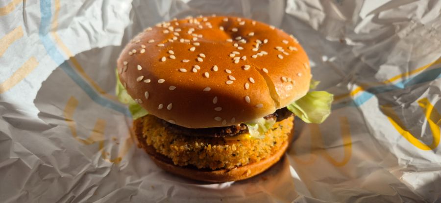 맥도날드에서 크리스마스 트러플 치즈 버거 세트를 먹어봤습니다._3.jpg