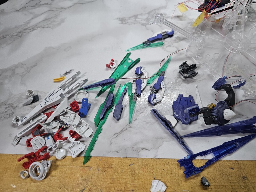 RG 더블오 퀀터 풀세이버 타마시 컬러 도색_2.jpg