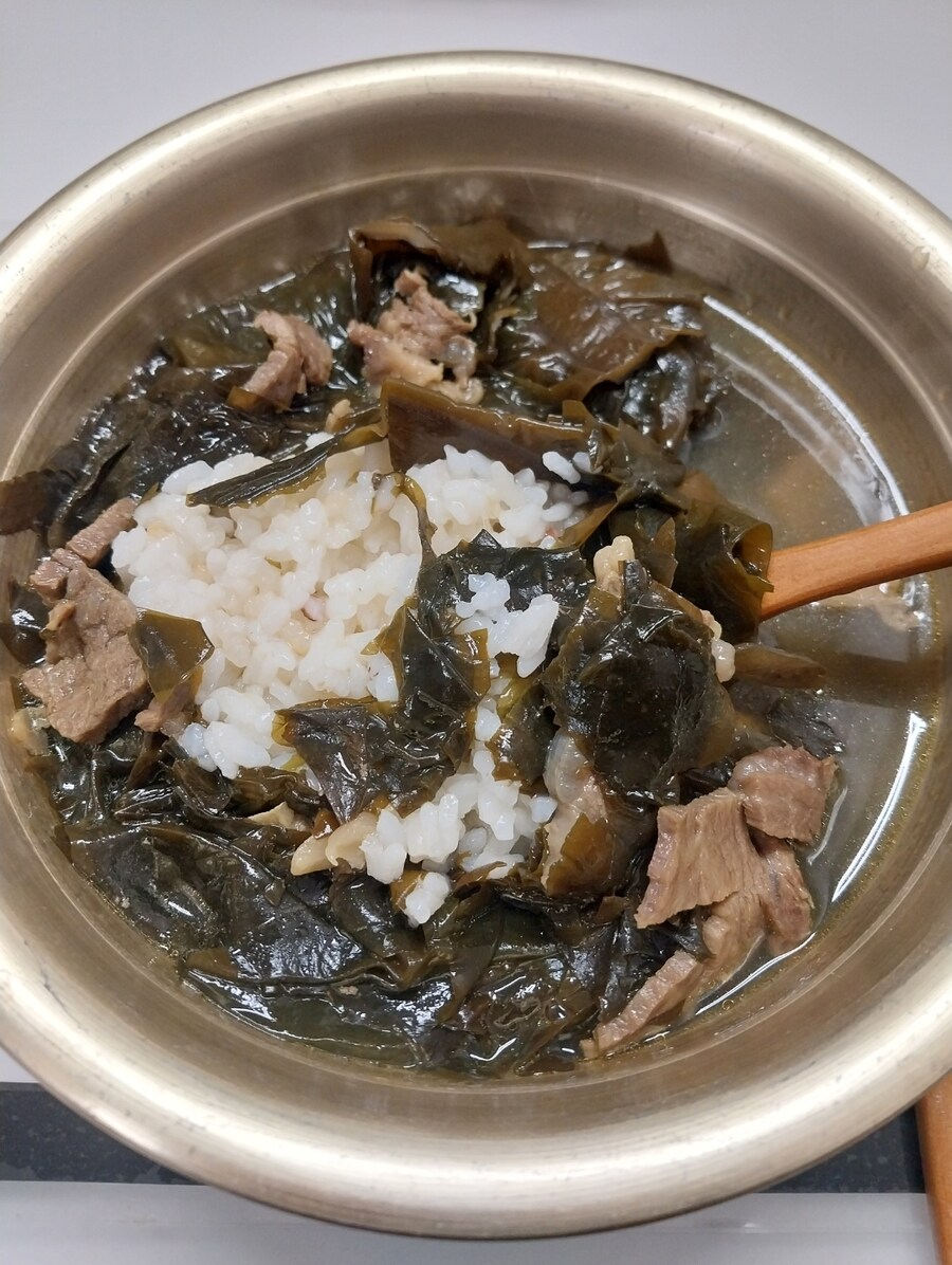 집밥-한우소고기 미역국밥_7.jpg