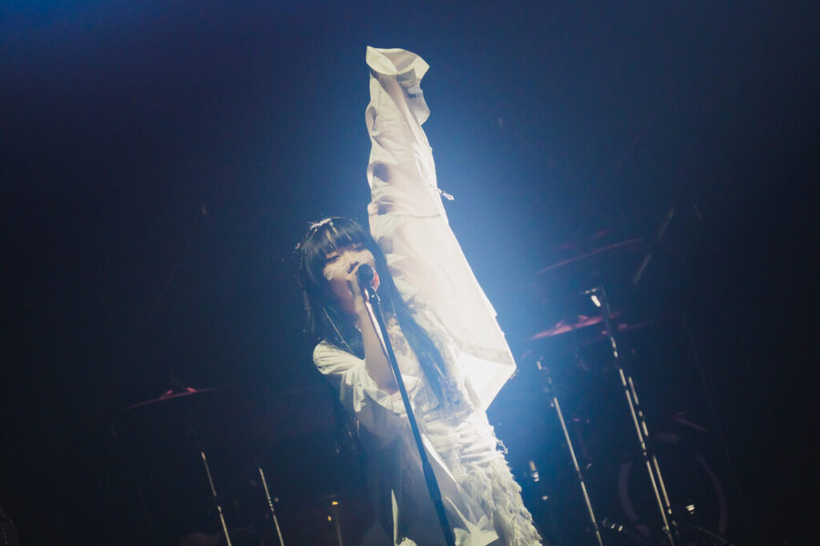 ‘마성의 여자’, 무라사키 이마가 한국에 전한 첫 목소리_3.jpg