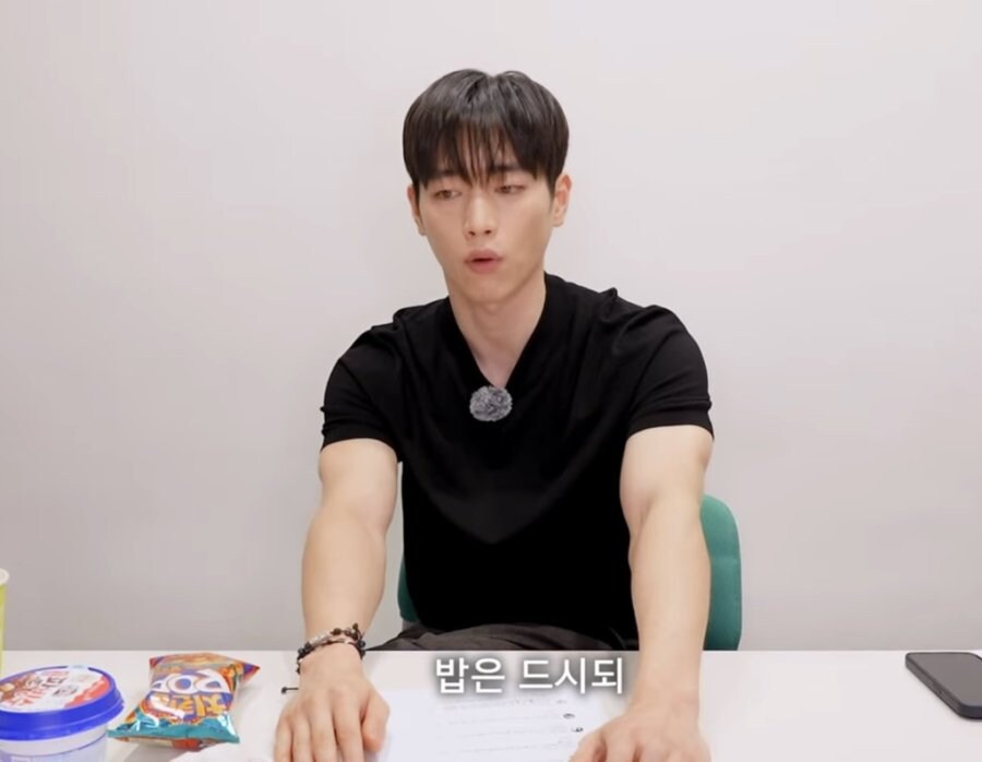 여러분, 제일 살찌는 게 과자예요_3.jpg