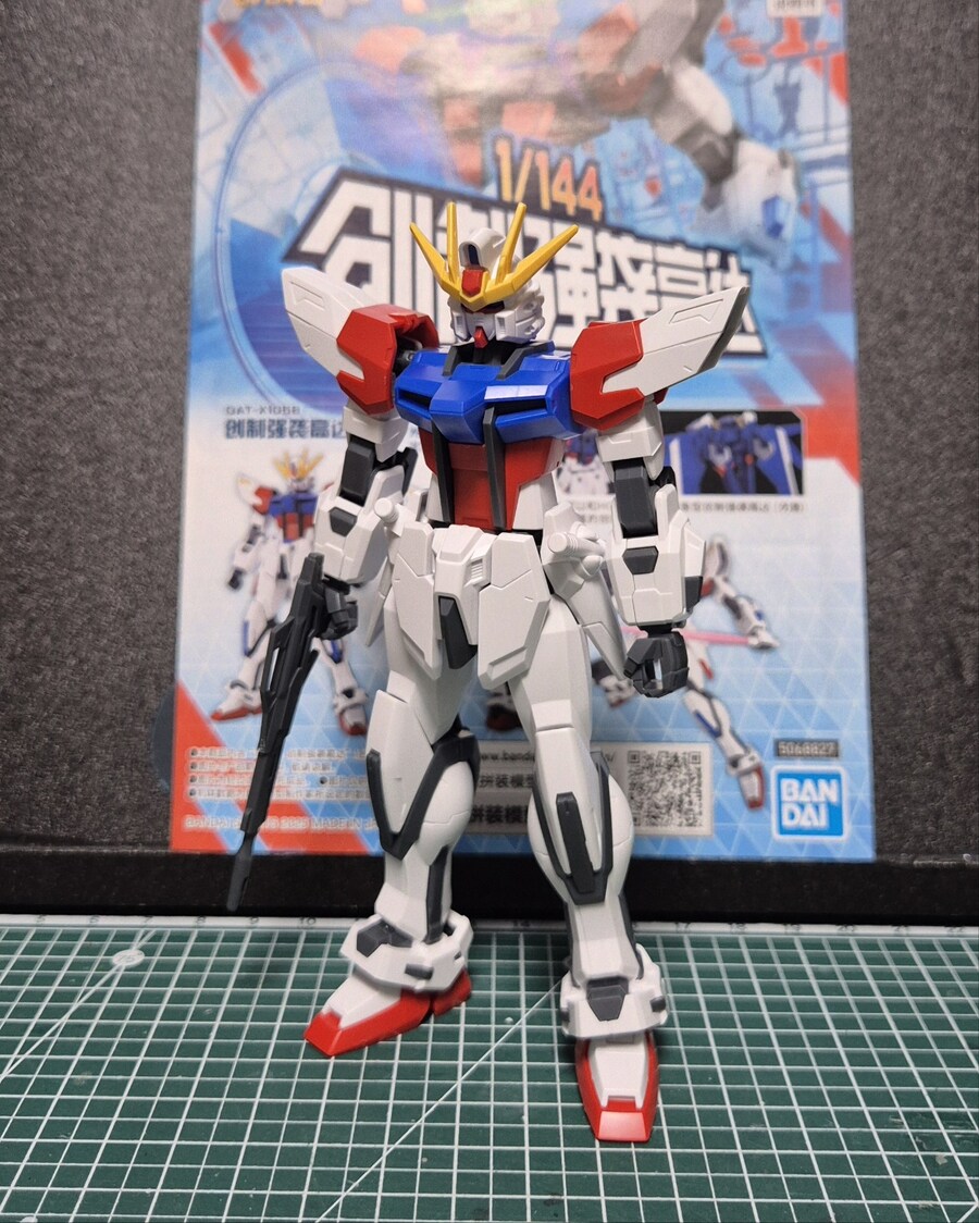 이번주 발매 예정인 무등급 1/144 빌드 스트라이크 입니다_1.jpg