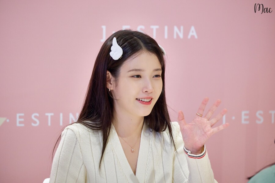 2025.11.26 제이에스티나, 아이유 팬사인회(허곰)_13.jpg