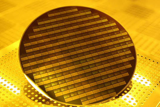 일본 VS 중국 근황.jpg_2.jpg