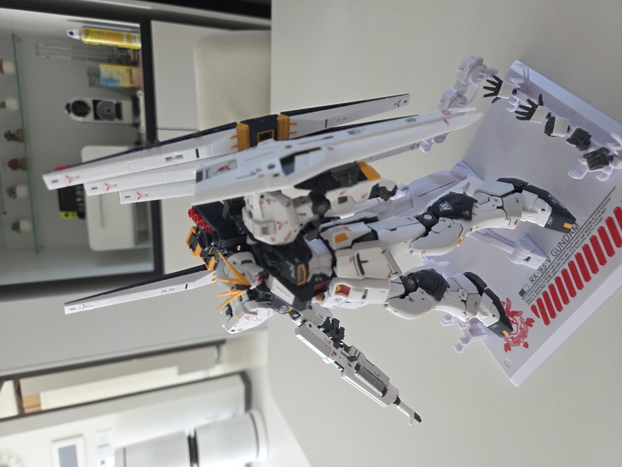 첫 건담 만들어봤습니다_8.jpg