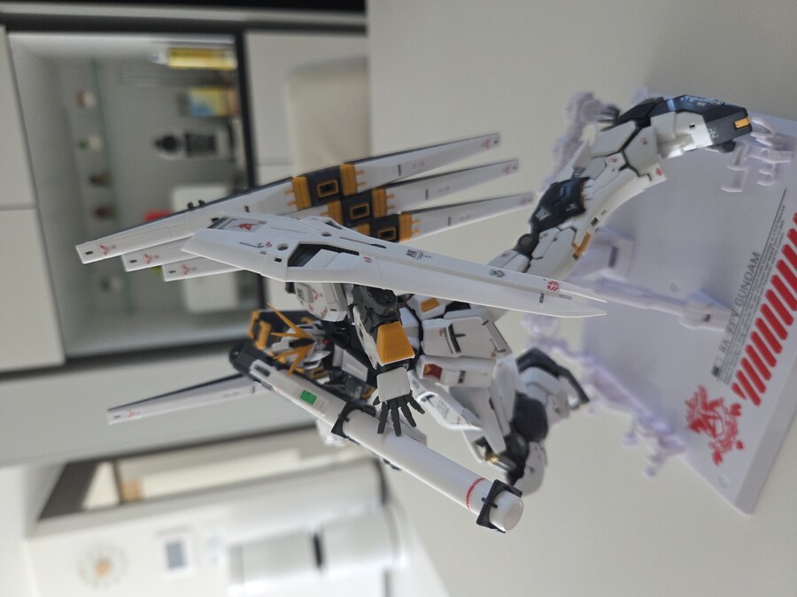 첫 건담 만들어봤습니다_7.jpg