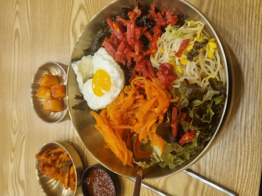 육회비빔밥_1.jpg