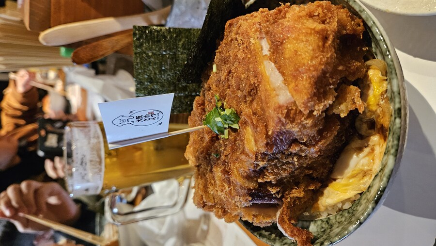 [일본]5cm의 압박스럽게 두꺼운 가츠동 오사카 치요마츠_8.jpg