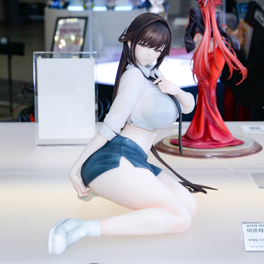 [FREEing] 승리의 여신: 니케 - 브래디, 마르챠나, D:킬러 와이프 전시_3.jpg