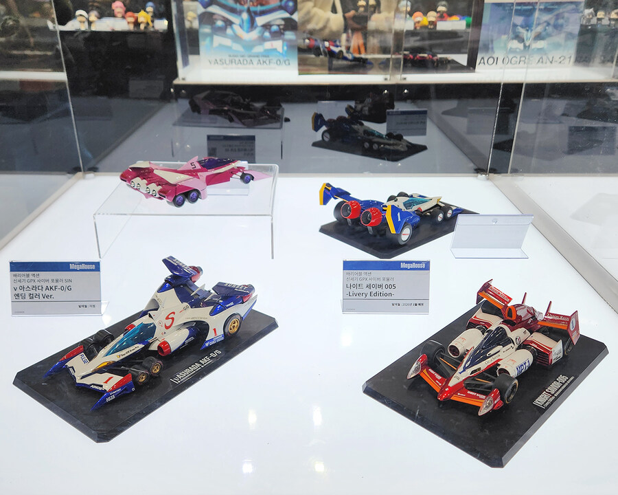 [메가하우스] 배리어블 액션 이그자드, 뉴 아스라다2 등 원형 전시_2.jpg