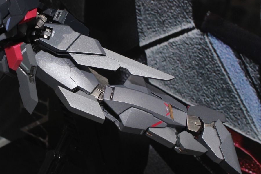 [반다이] 메탈 로봇혼 건담 AGE-2 다크 하운드 다각도 전시 사진_18.jpg