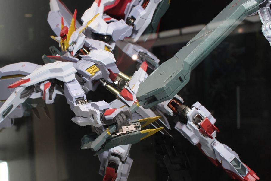 [반다이] 메탈 로봇혼 건담 마르코시아스 다각도 전시 사진_20.jpg