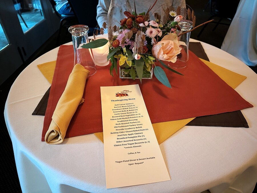 2025년 올해의 추수감사절 식사_1.jpg