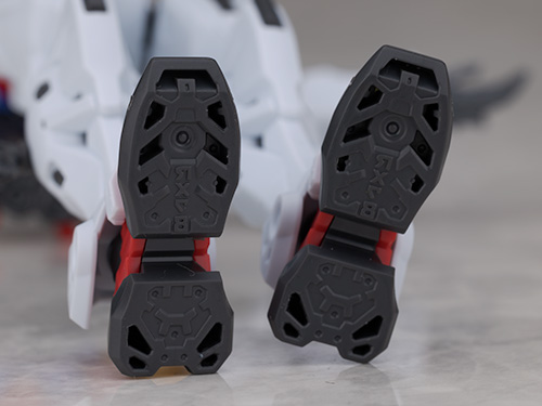 HG GQ 1/144 하얀 건담 해외 리뷰_36.jpg