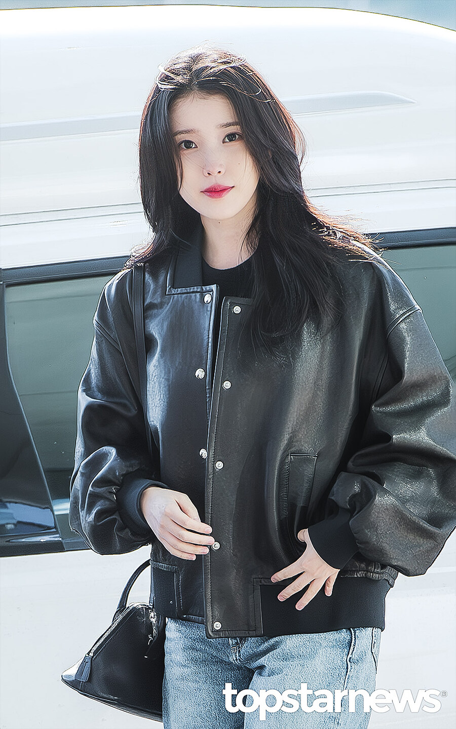 2025.12.05 AAA 2025 참석 인천공항출국(톱스타뉴스)_7.jpg