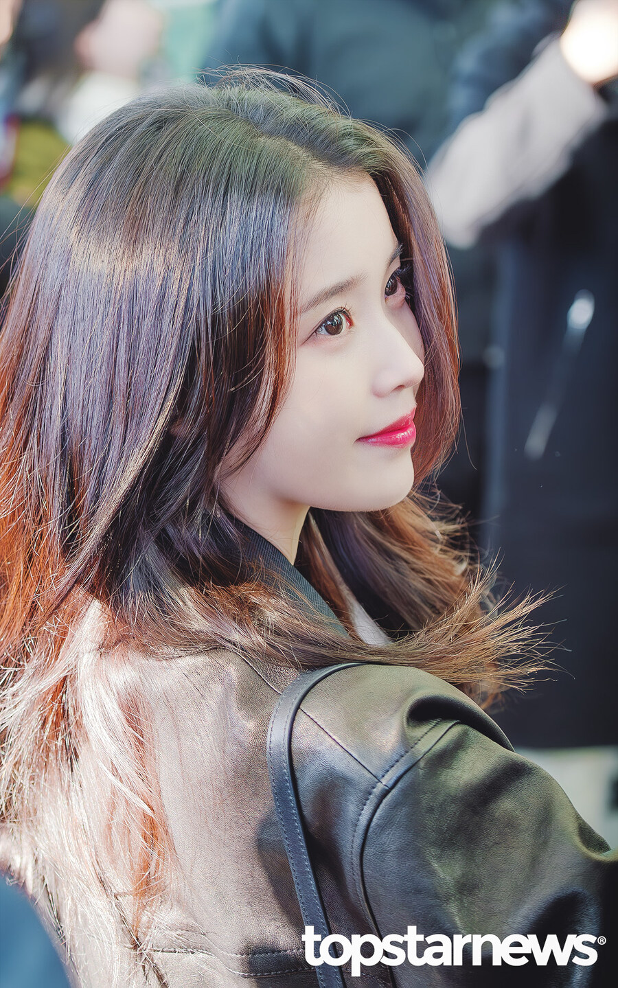 2025.12.05 AAA 2025 참석 인천공항출국(톱스타뉴스)_8.jpg