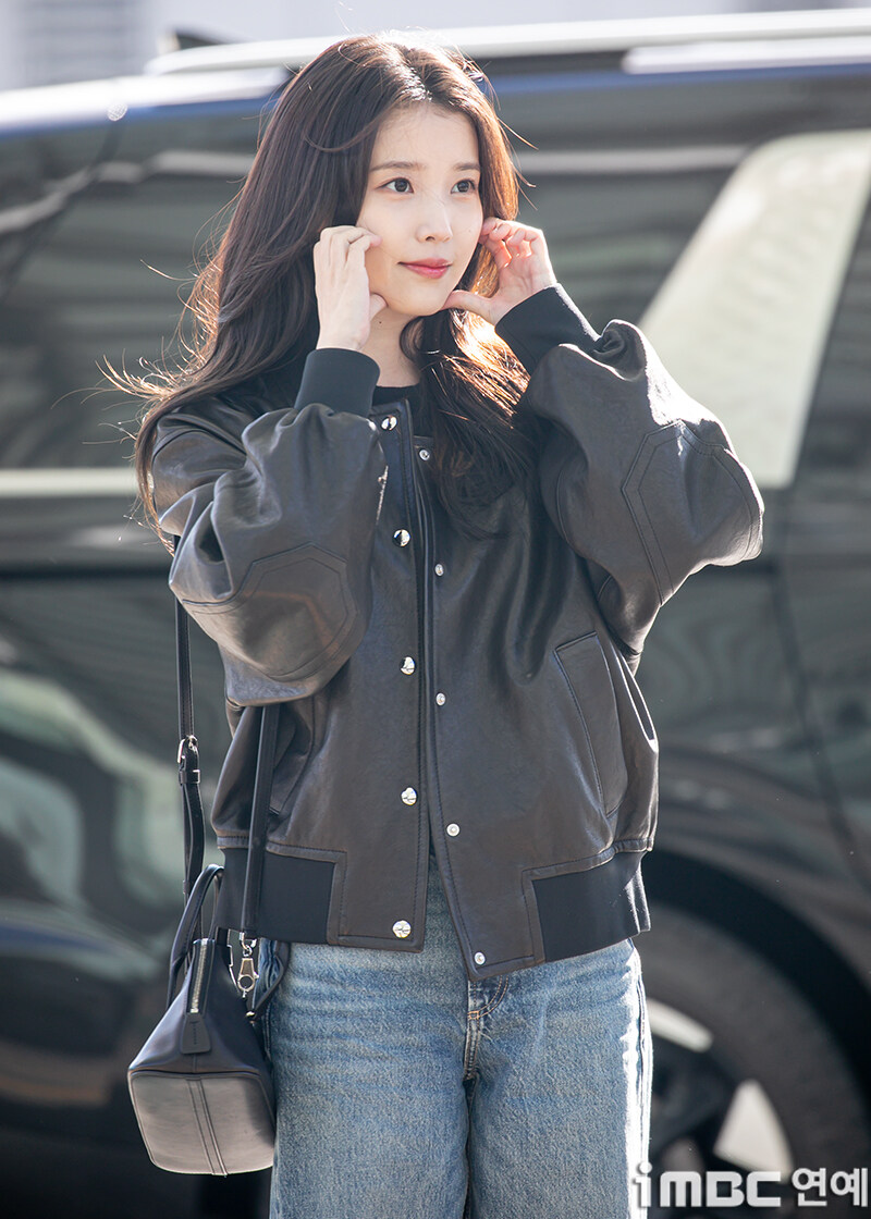 2025.12.05 AAA 2025 참석 인천공항출국(iMBC)_14.jpg