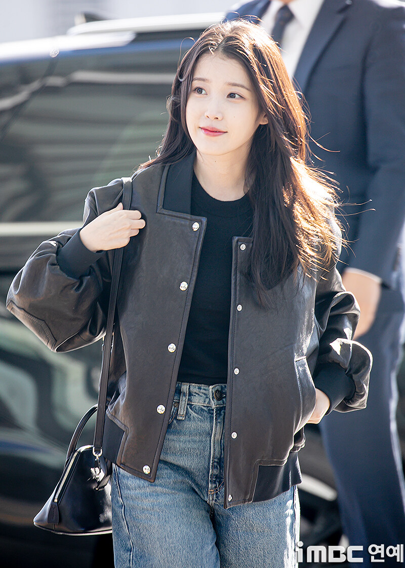 2025.12.05 AAA 2025 참석 인천공항출국(iMBC)_22.jpg