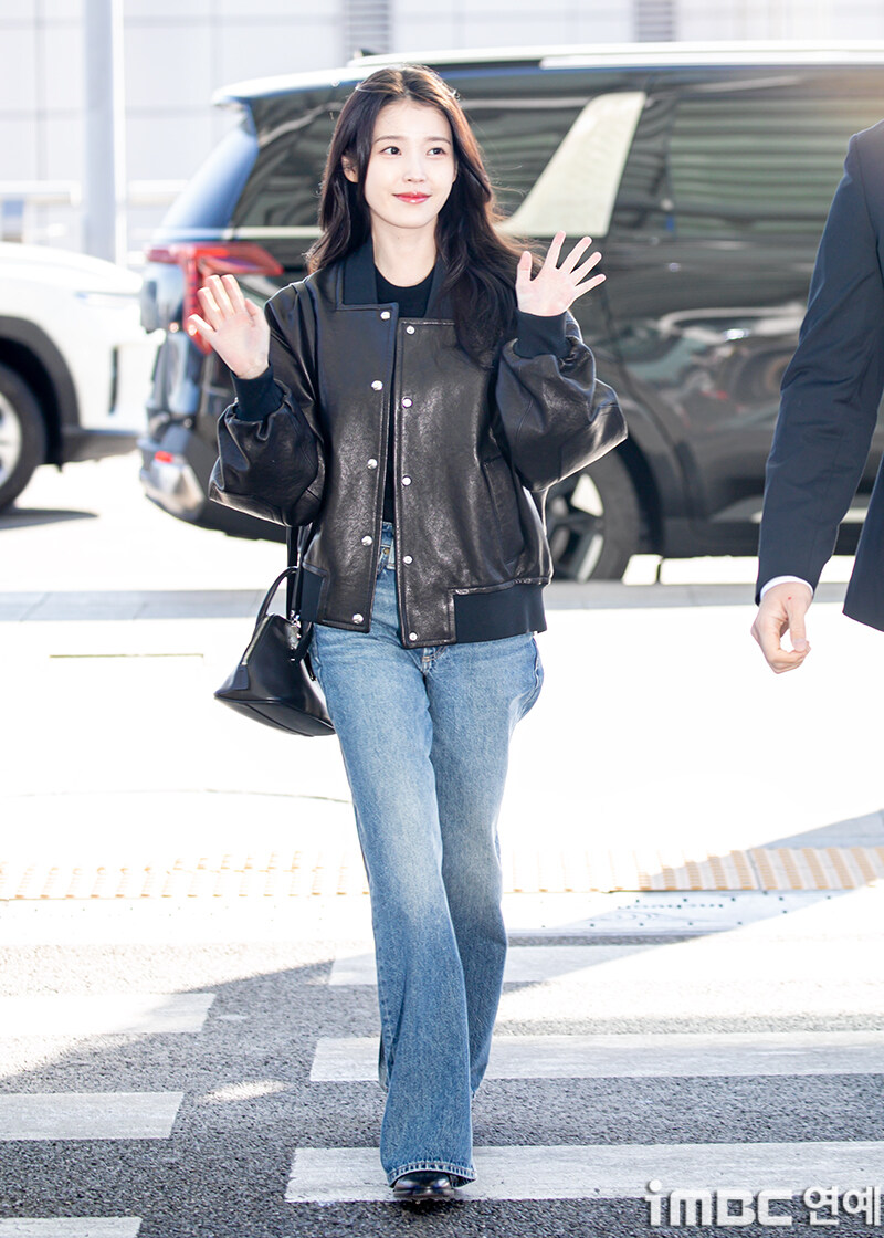 2025.12.05 AAA 2025 참석 인천공항출국(iMBC)_29.jpg