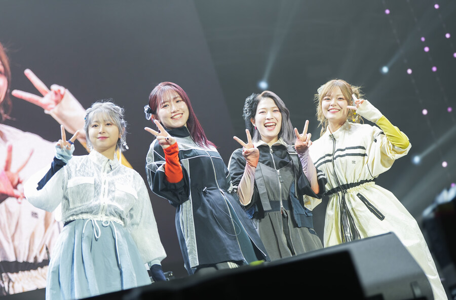 결속밴드 내한 공연 공식 사진_2.jpg