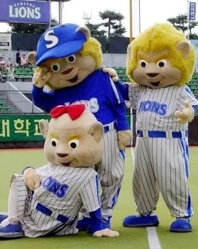 한때 기행질로 유명했던 야구팀 마스코트_1.webp