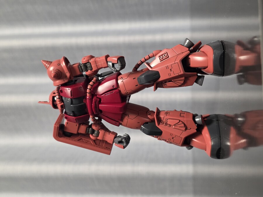 [HG] 샤아 전용 고기동형 자쿠2_5.jpg