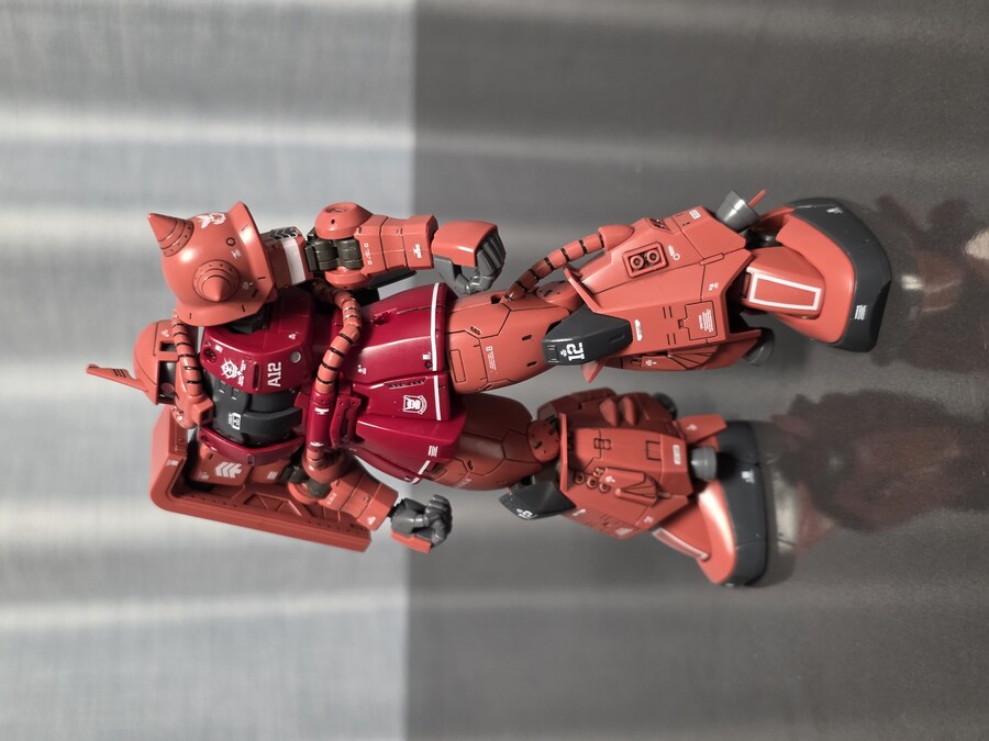 [HG] 샤아 전용 고기동형 자쿠2_7.jpg