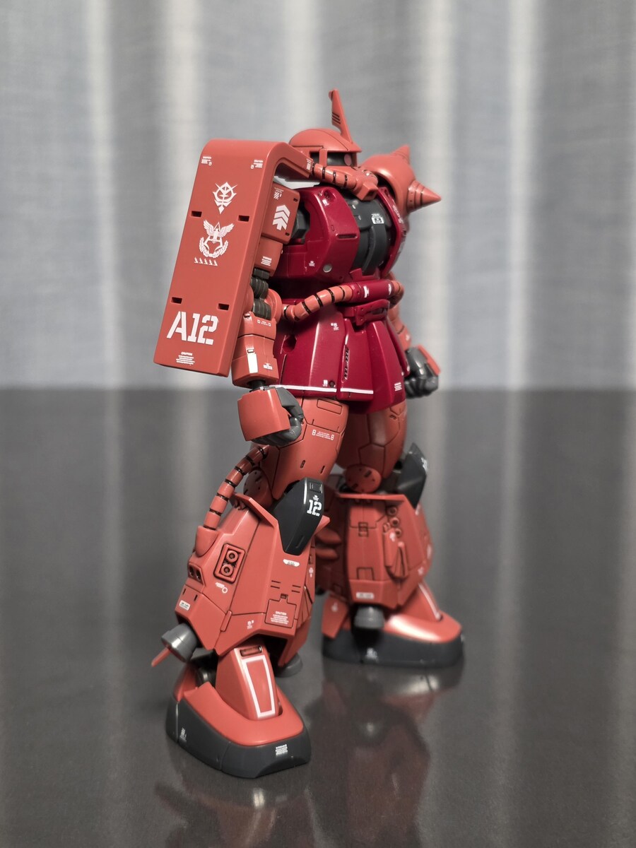 [HG] 샤아 전용 고기동형 자쿠2_8.jpg