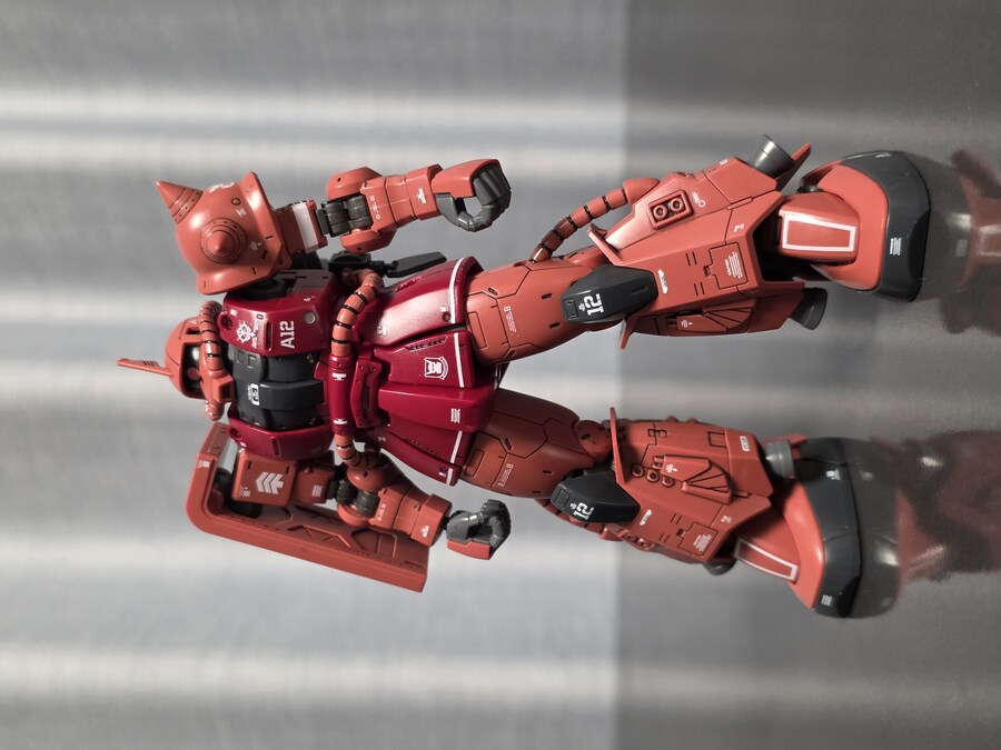 [HG] 샤아 전용 고기동형 자쿠2_10.jpg