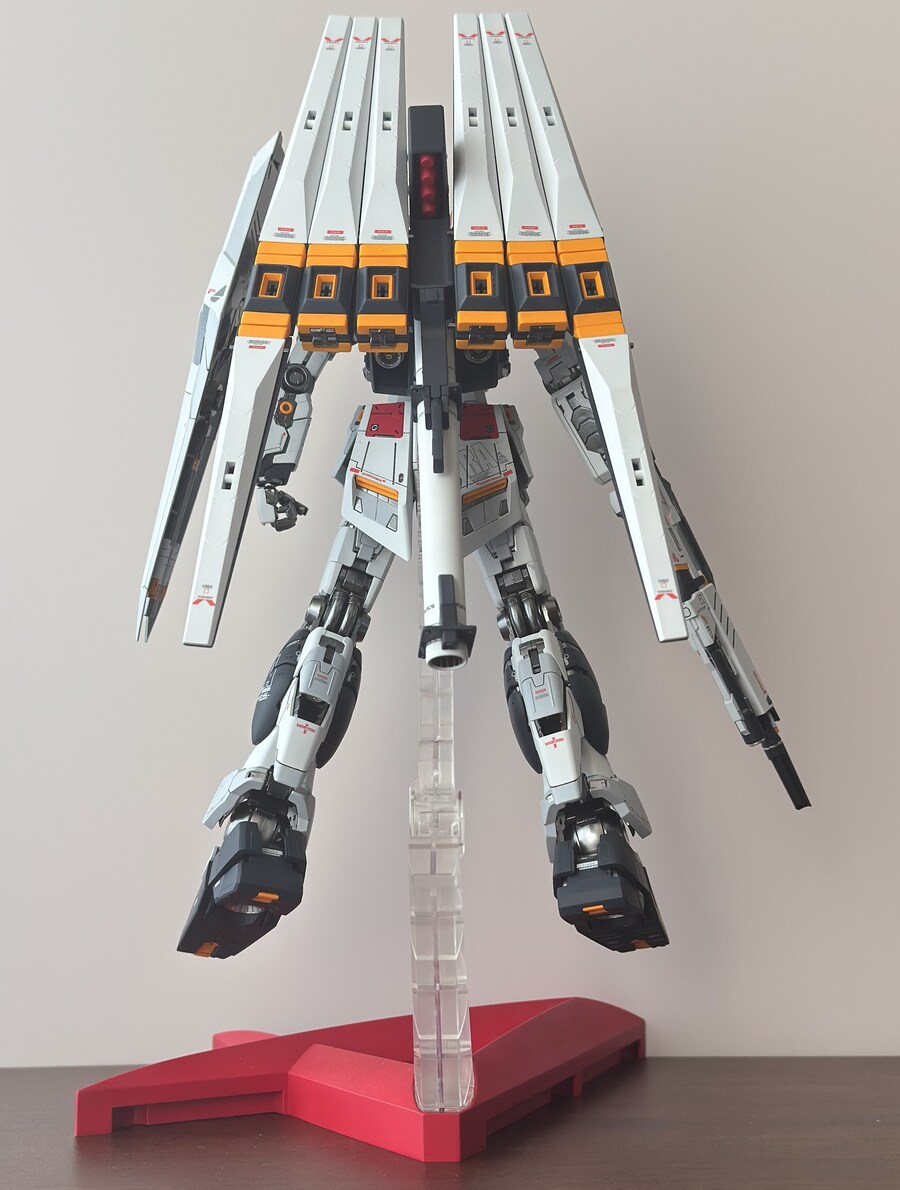 [MG] RX-93 υ Gundam Ver.Ka_4.jpg