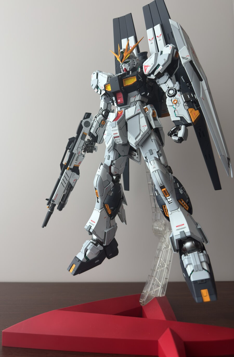 [MG] RX-93 υ Gundam Ver.Ka_6.jpg