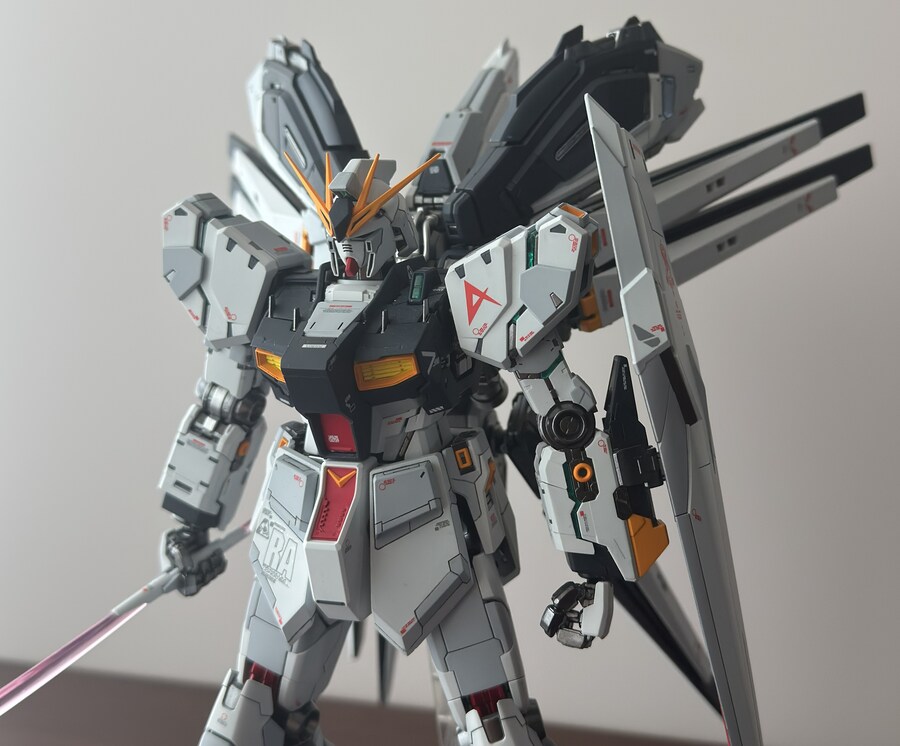 [MG] RX-93 υ Gundam Ver.Ka_11.jpg