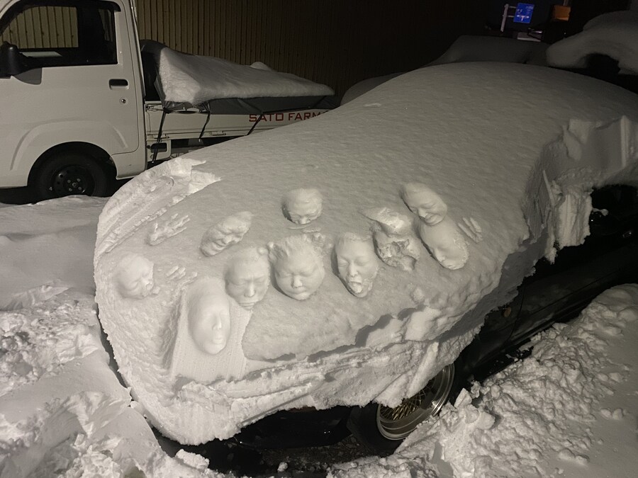 눈오는날 주차장에 나타난 이상현상_2.jpg