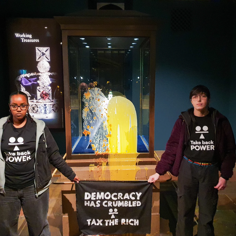 영국 왕관 근황.jpg_7.webp