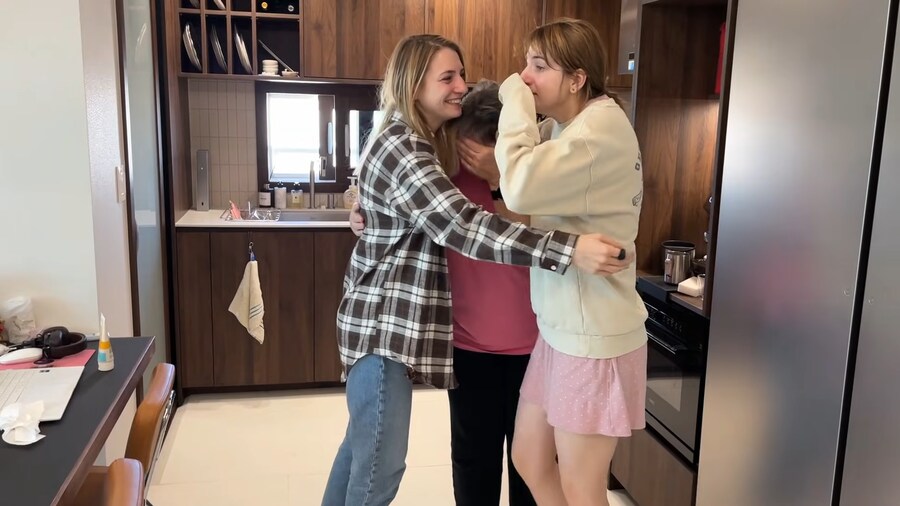 유튜브) 우크라이나에 있는 아내의 쌍둥이언니를 데려와준 남편_78.png